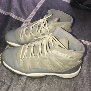 Air Jordan Cool grey 11s size 5.5
